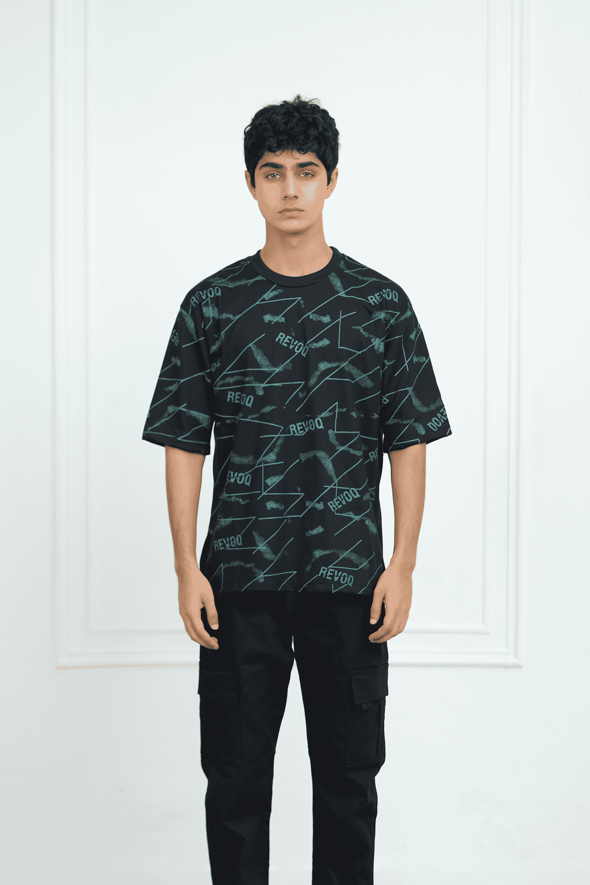 Modvst Black Tee